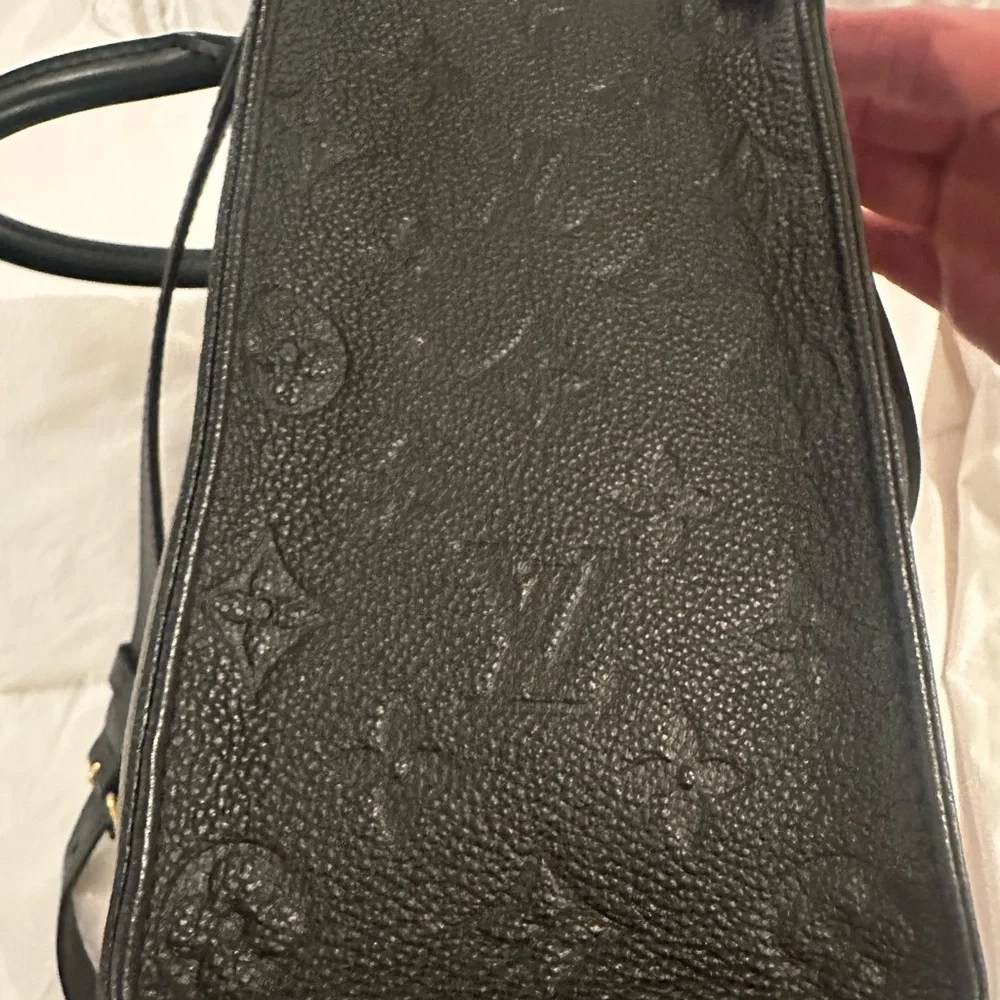 Authentic Louis Vuitton Monogram Empreinte onyx bag.  Gently used for one month🩷 - Picture 12 of 16